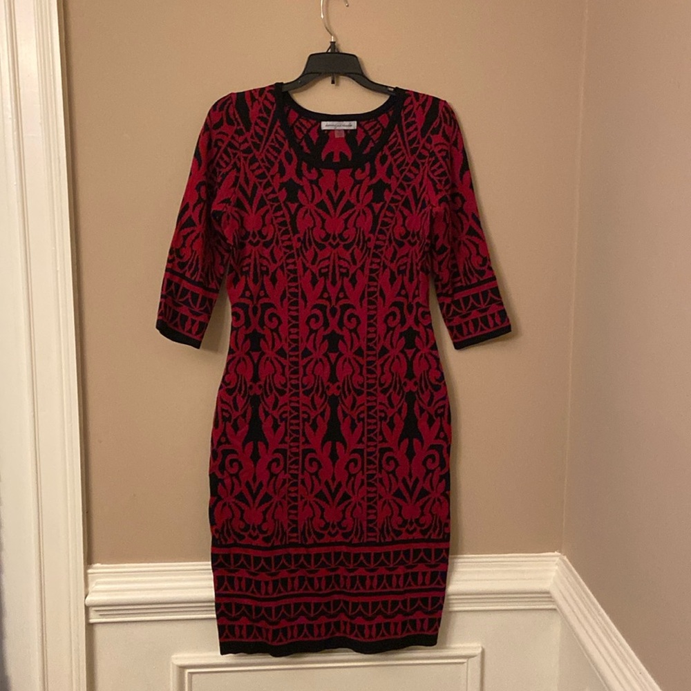 Elegant Red and Black Patterned Dress